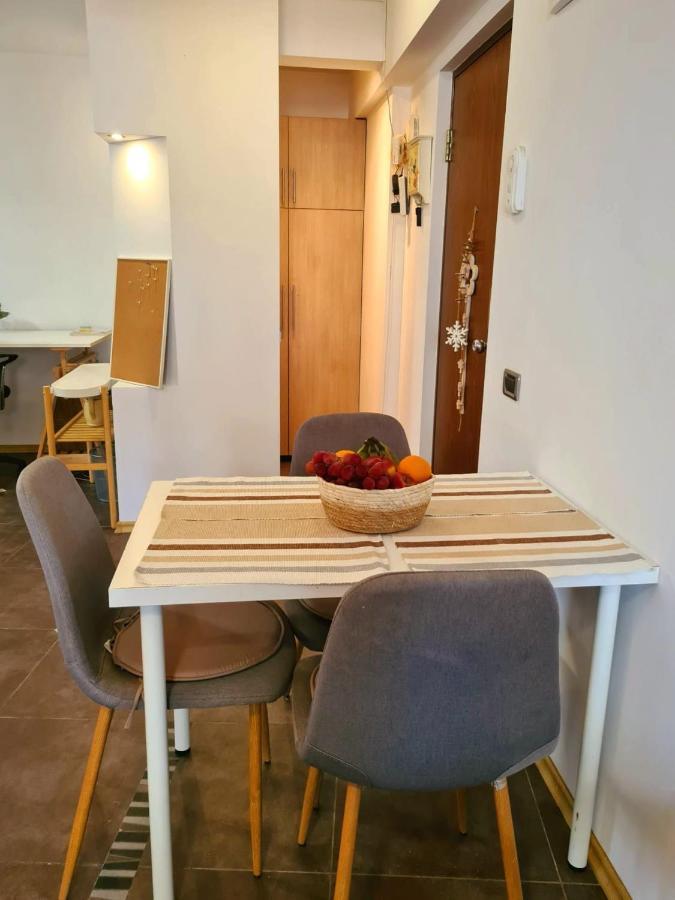 Cosy Apartment In The City Center Arad Exterior foto