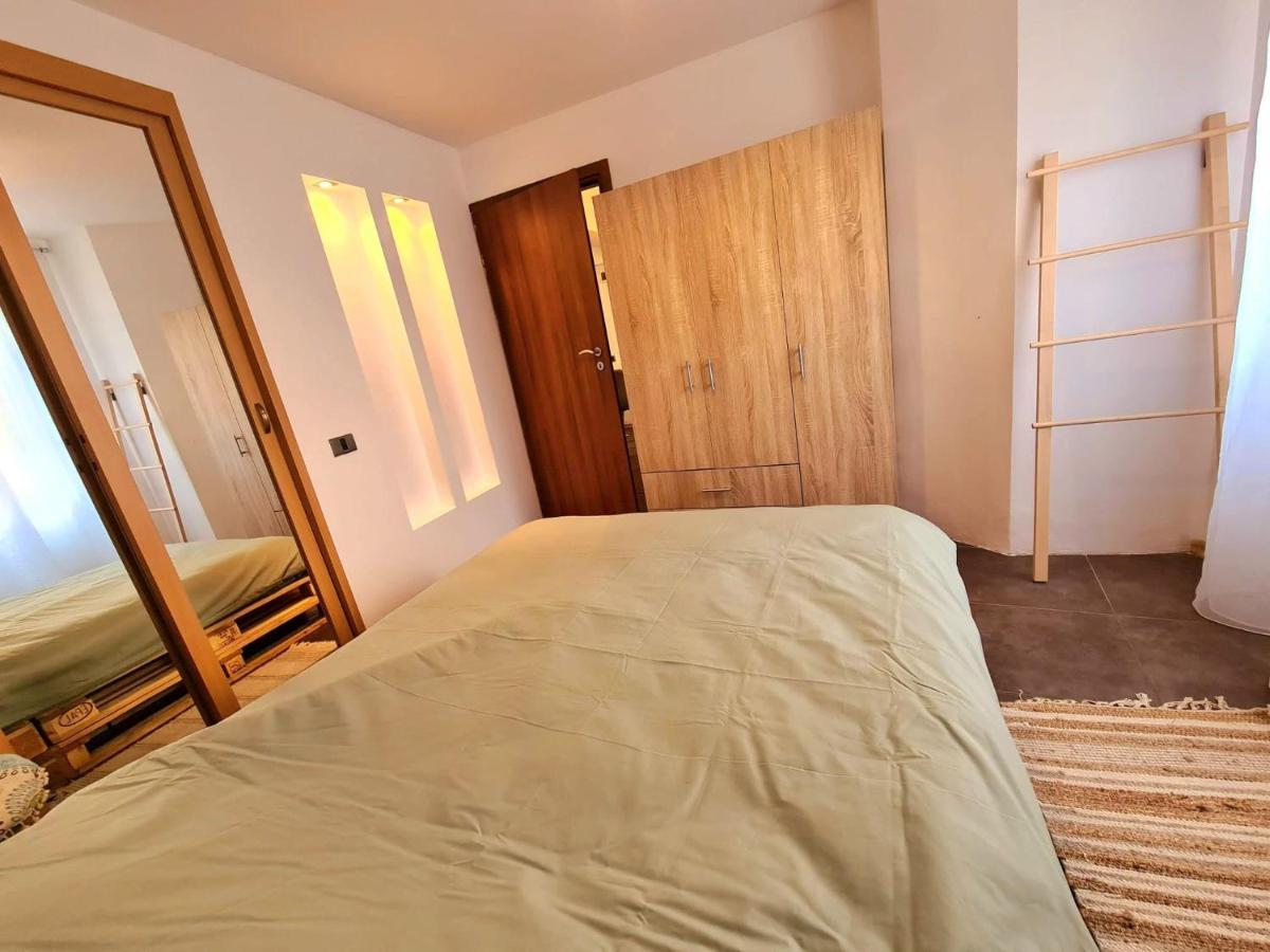 Cosy Apartment In The City Center Arad Exterior foto